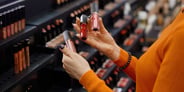 Why Cosmetic Labels Wrinkle, Bubble, or Misalign on Bottles